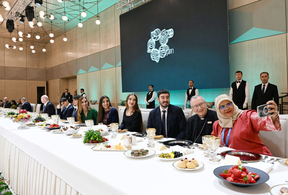 COP29-un Liderlər Sammitinin açılış mərasimində iştirak edən dövlət və hökumət başçılarının şərəfinə ziyafət verilib